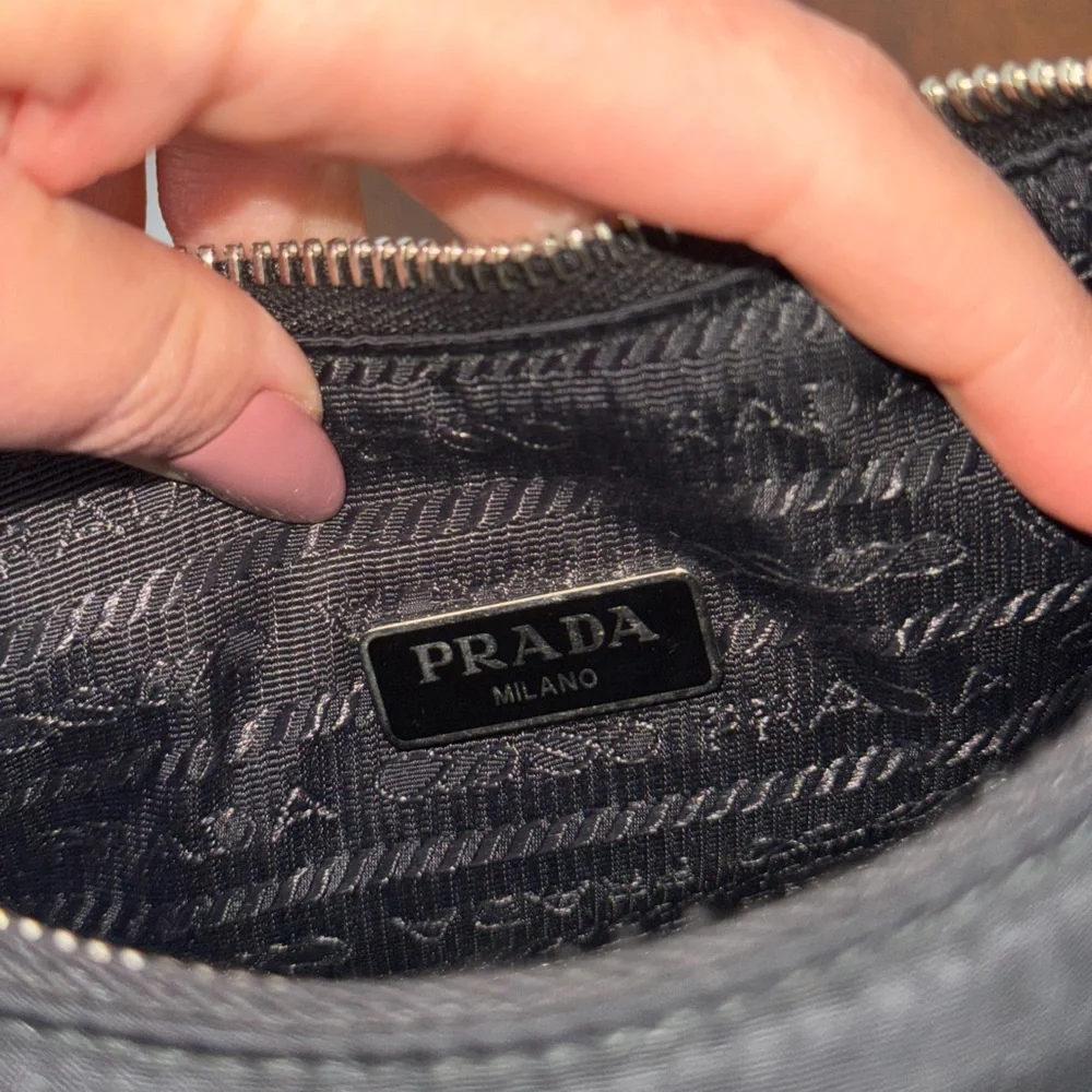 Prada Re-Edition 2005 Re-Nylon bag - Picture 9 of 13